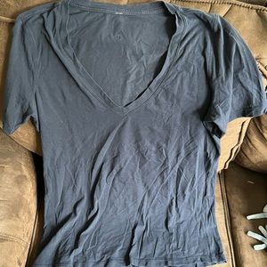 Lululemon athletic, lightweight navy short sleeve t-shirt